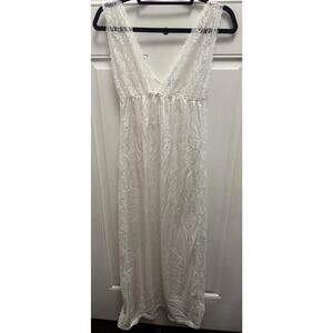VINTAGE BERNETTE Sleep Dress WHITE SIZE MEDIUM NIGHTGOWN with LACE Sides